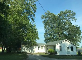 3574 Sand Creek Rd, Decatur, IL 62521