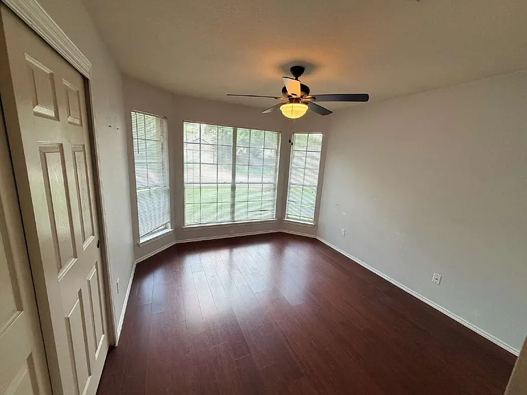 1006 Reynaldo St — Photo 12