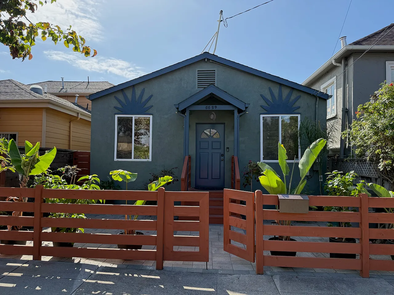 5529 Beaudry St — Photo 1