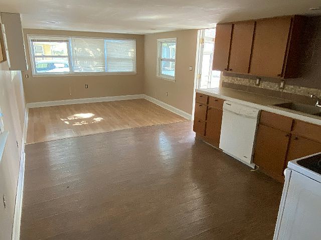 2nd image of 12300 Seminole Blvd #38