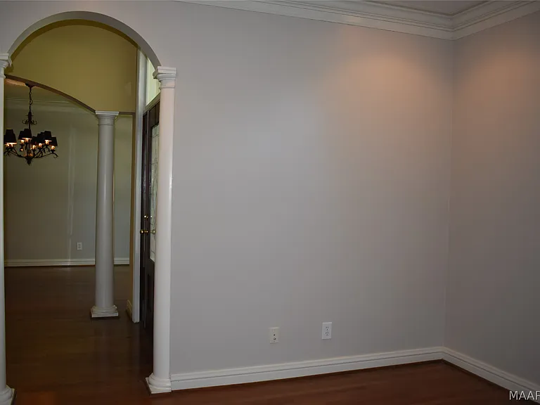 8212 Glynnwood Dr — Photo 11