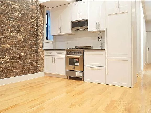 2nd image of 309 E 75th St #32