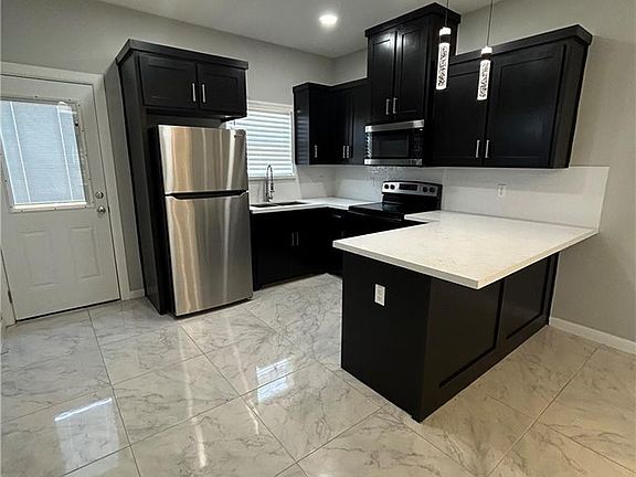 4th image of 2108 E Viviana St #3