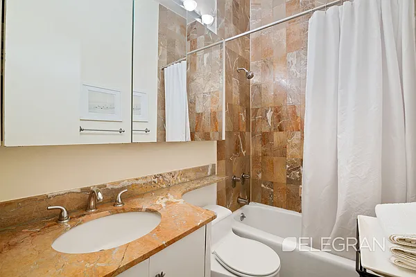 Sold by (Legacy) Elegran | media 7