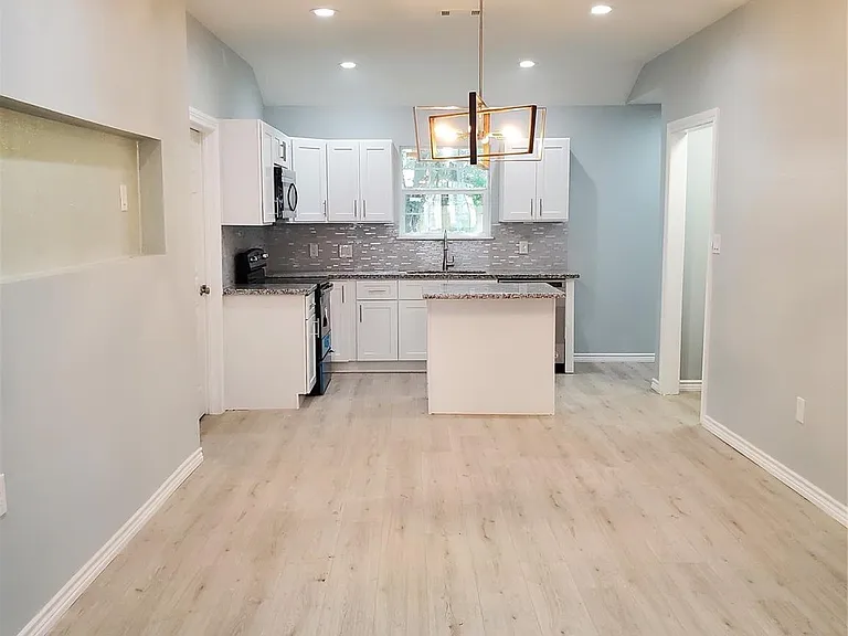 6815 Sidney St — Photo 5
