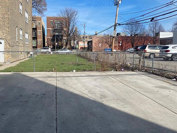 2nd image of 6414 N Francisco Ave