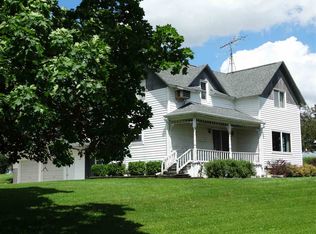 702 Woodchuck Dr, Postville, IA 52162