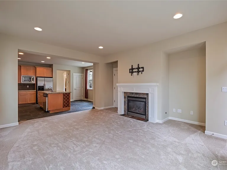 574 Lyons Pl NE — Photo 11