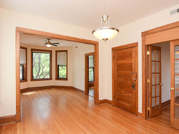 4th image of 4319 N Ashland Ave Unit 2
