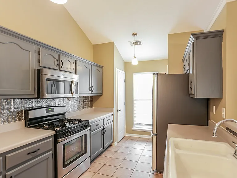 7632 Woodshire Dr — Photo 7