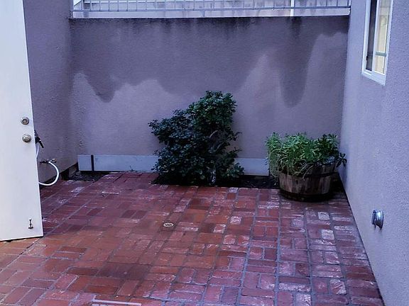 4th image of 10236 Zelzah Ave Unit 1