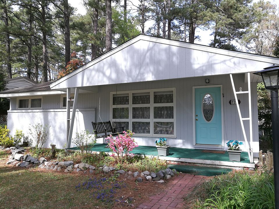 725 Westwood