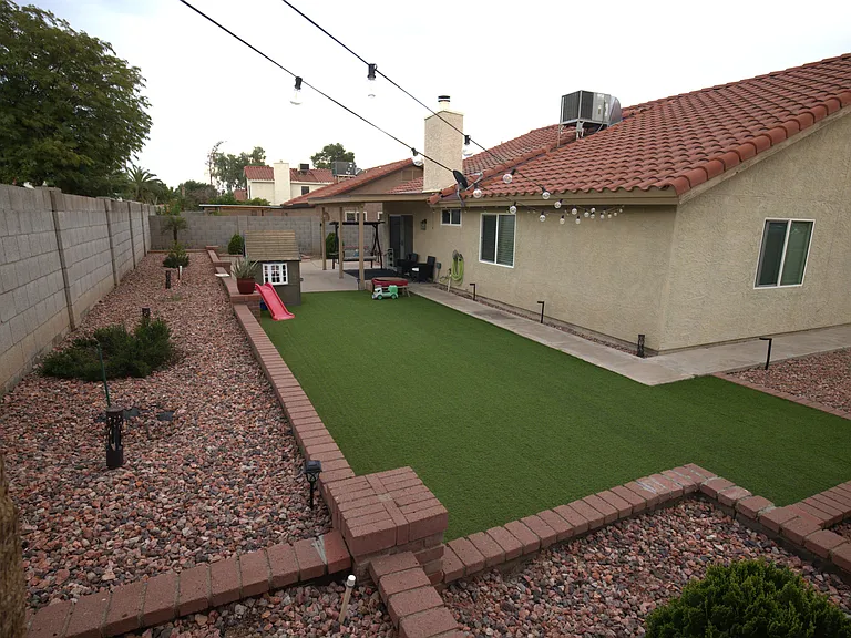 7744 W Jenan Dr — Photo 2
