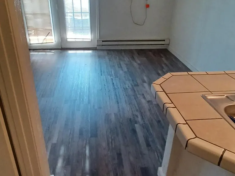 908 SW 6th St #11 — Photo 1