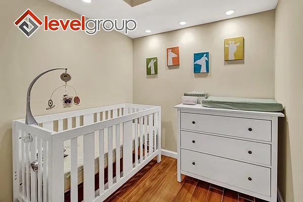 Sold by Level Group | media 10