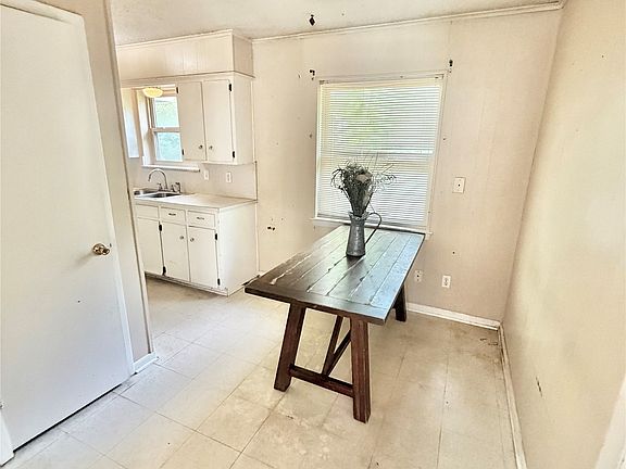 4th image of 701 Apollo Dr