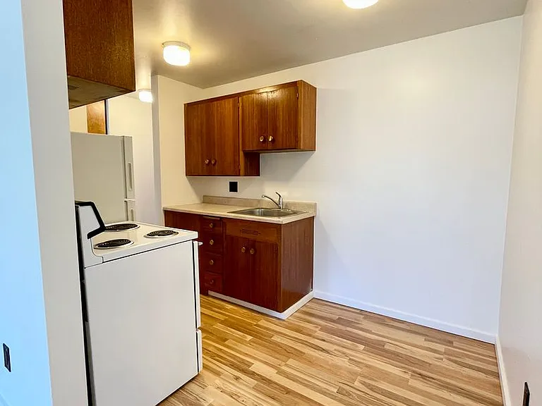 Escolier Apartments — Photo 30