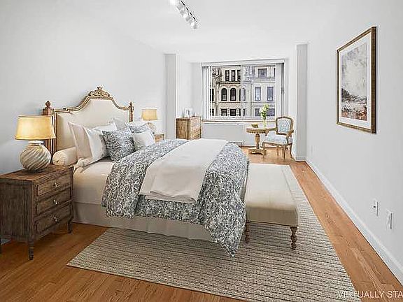 3rd image of 201 W 72nd St APT 3D