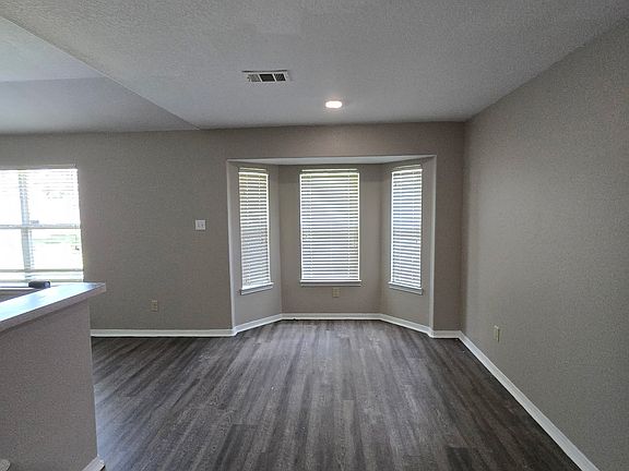 3rd image of 3610 Del Mar Ct