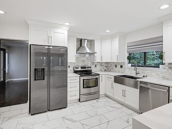 4th image of 6103 Triangle Dr