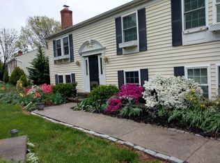 12619 Pinecrest Rd, Herndon, VA 20171