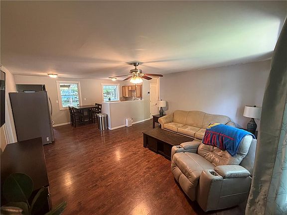 3rd image of 4515 N Troost Ave