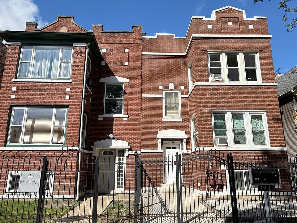 1st image of 940 N Leclaire Ave