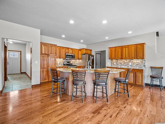 5th image of 1779 Eaglecrest Ct