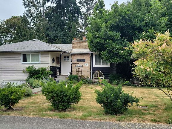 4th image of 1604 N 203rd Pl