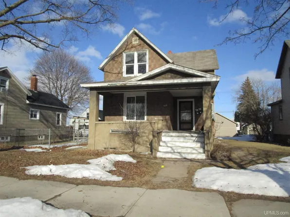 310 N 18th St, Escanaba, MI 49829