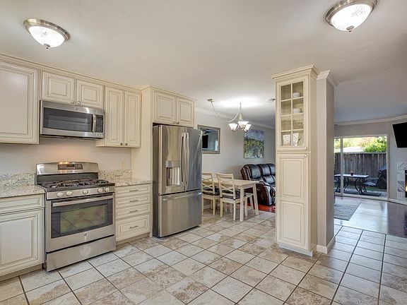 2nd image of 1524 Pine Glen Ct