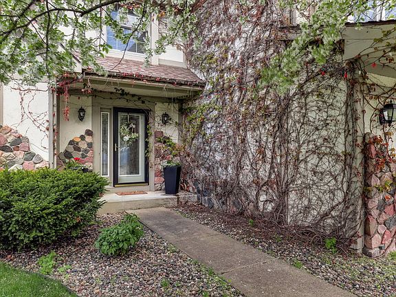 3rd image of 8777 Cottonwood Ln