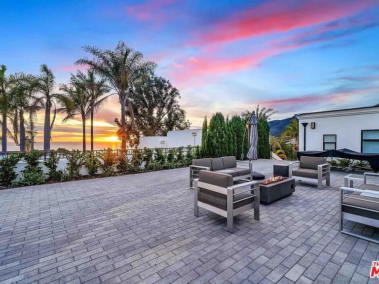 350 Bellino Dr — Photo 17