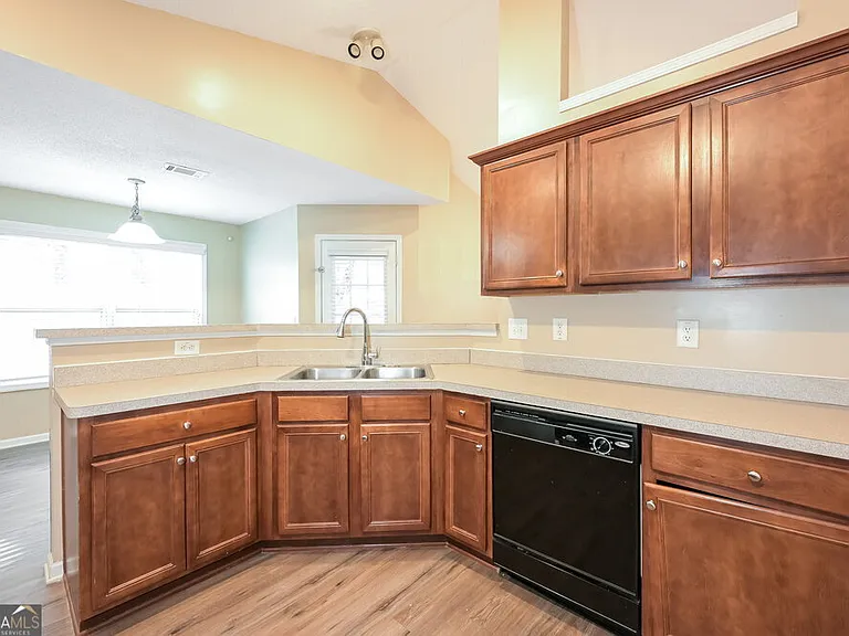 3733 Plymouth Rock Dr — Photo 8