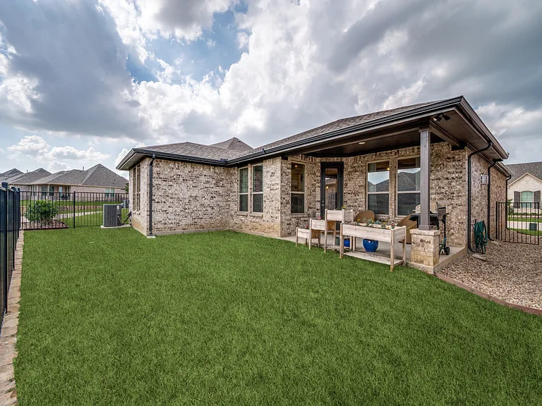 4300 Carrera Dr — Photo 14