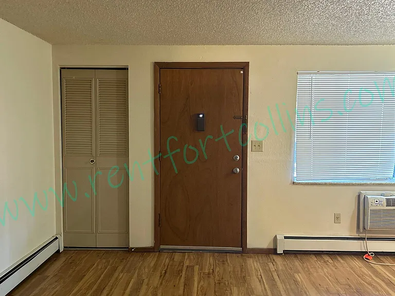 590 W 10th St — Photo 3