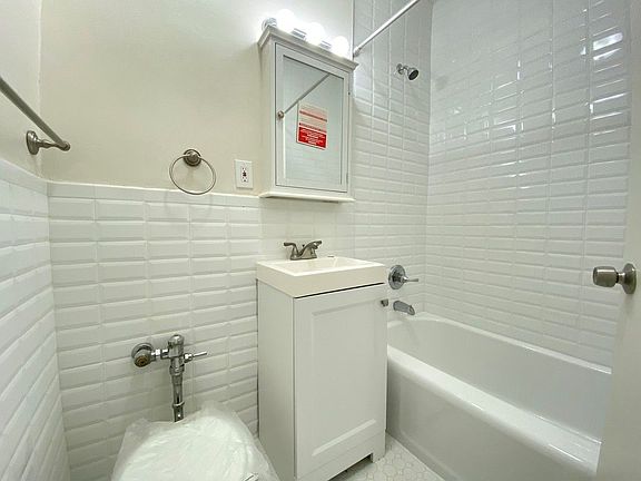 5th image of 1553 York Ave #B