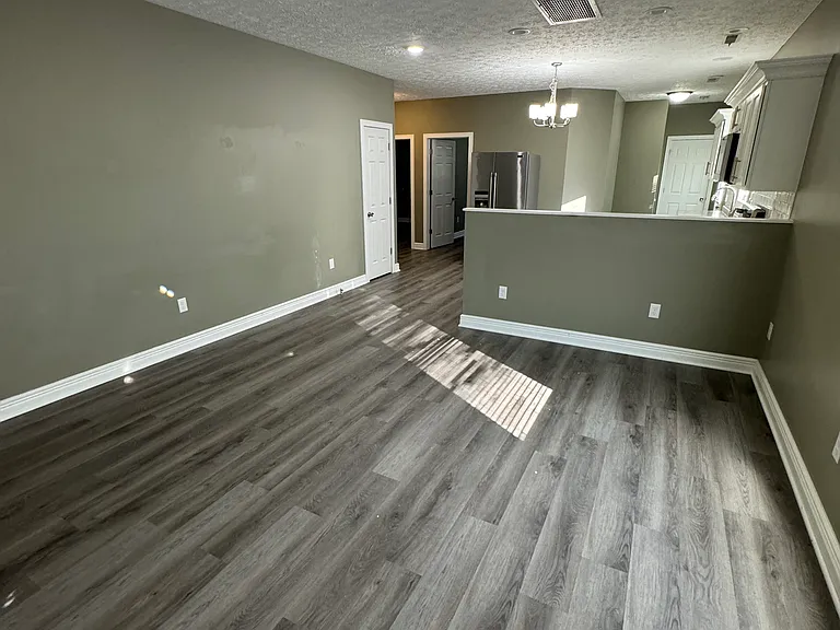 934 E Washington St — Photo 4