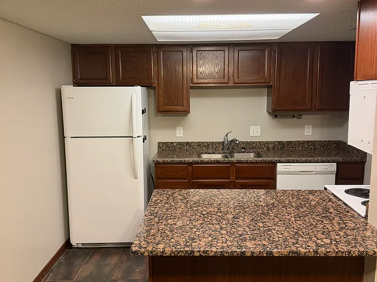 2523 Winding Way — Photo 3
