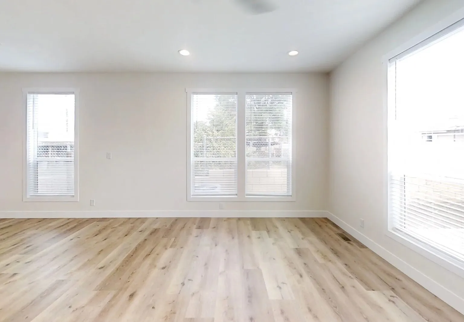 Detached ADU with private yard! — Photo 2
