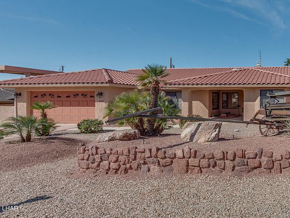 2nd image of 1301 Tamarack Dr