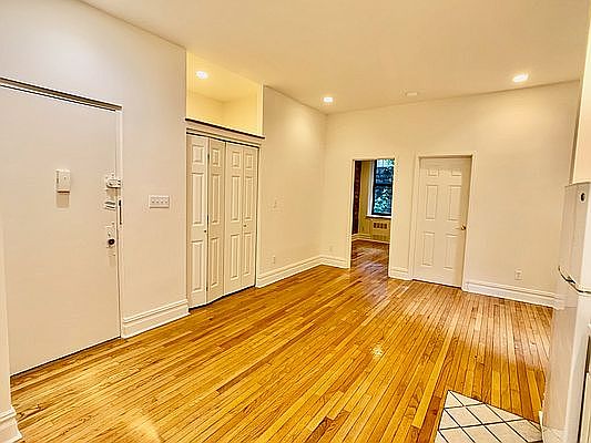 1st image of 437 W 44th St APT 1RE