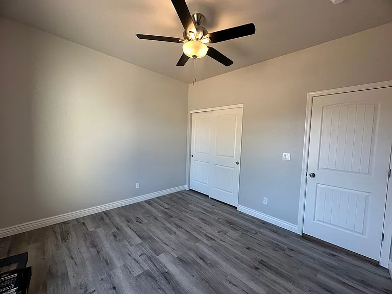 2743 Chambers Ave — Photo 13
