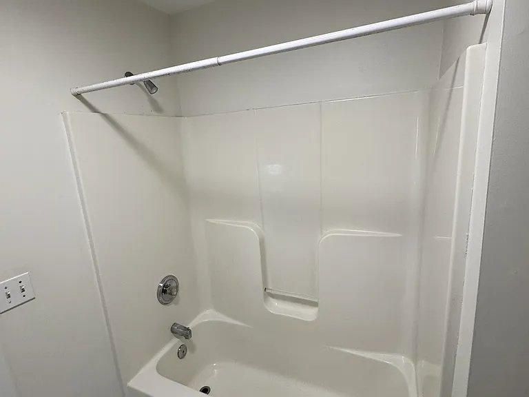 20 W Franklin Ave — Photo 5