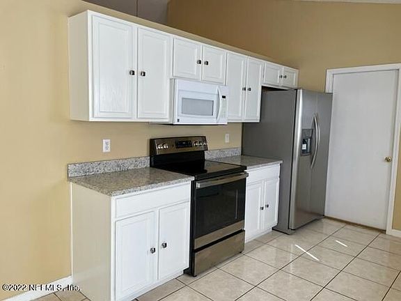 4th image of 3222 Lake Effie Ct S