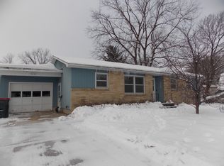 310 S Pleasant St, Cambridge, WI 53523
