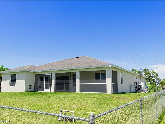 3rd image of 840 NE 38th Terrace Cpe