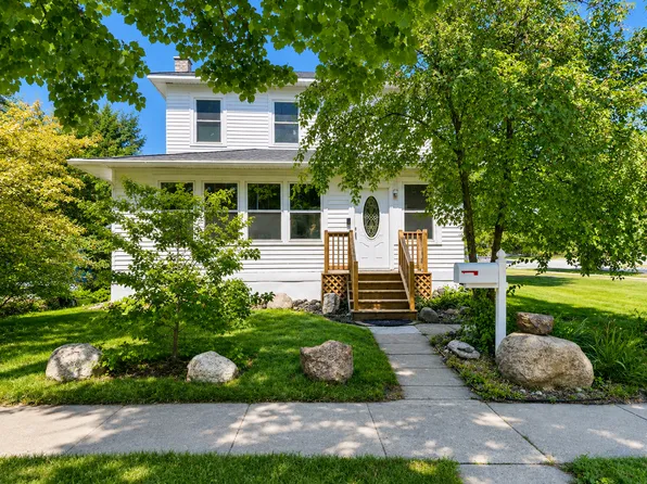 319 5th St NE, Staples, MN 56479