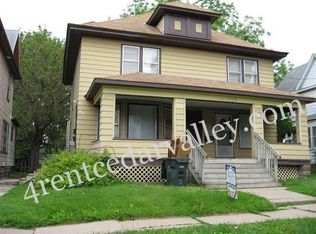 1023 W 3rd St APT 3, Waterloo, IA 50701