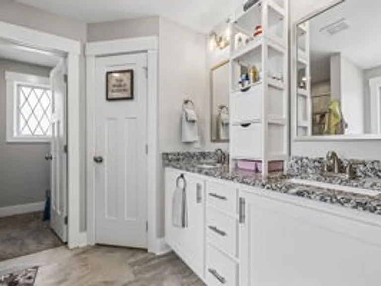 369 Frontier Dr — Photo 15